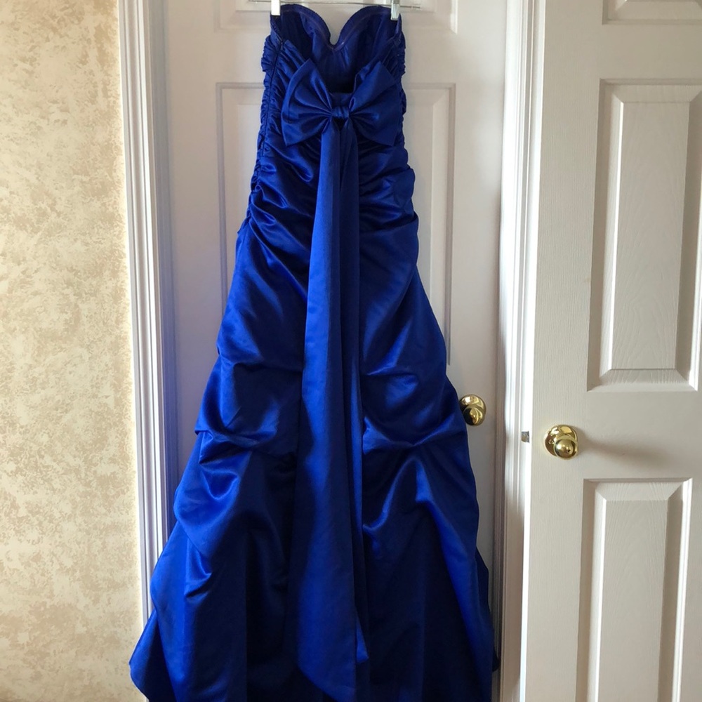 Dress - Picture 2 of 2